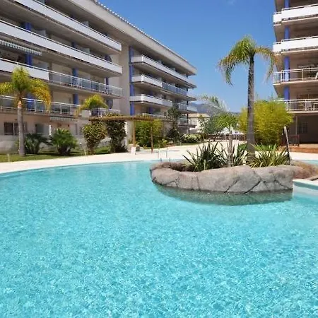 Con Plaza De Parking Y Piscina Comunitaria Apartment