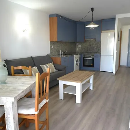 Con Plaza De Parking Y Piscina Comunitaria Apartment Roses