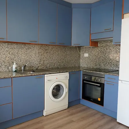 Apartment Con Plaza De Parking Y Piscina Comunitaria