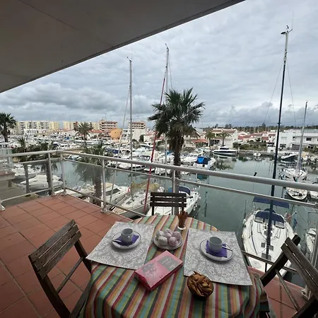 Apartment Con Plaza De Parking Y Piscina Comunitaria