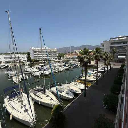 Apartment Con Plaza De Parking Y Piscina Comunitaria *